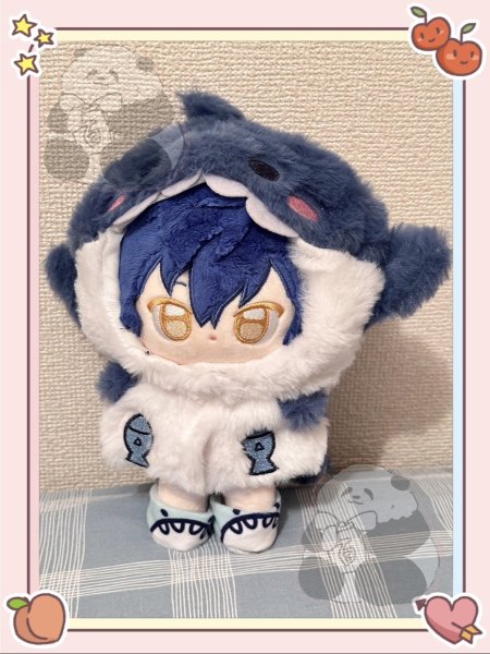 画像1: 【予約現品・なくなり次第終了】ぬい服　ふわふわサメパーカーつなぎ（入金〆切7日以内） (1)